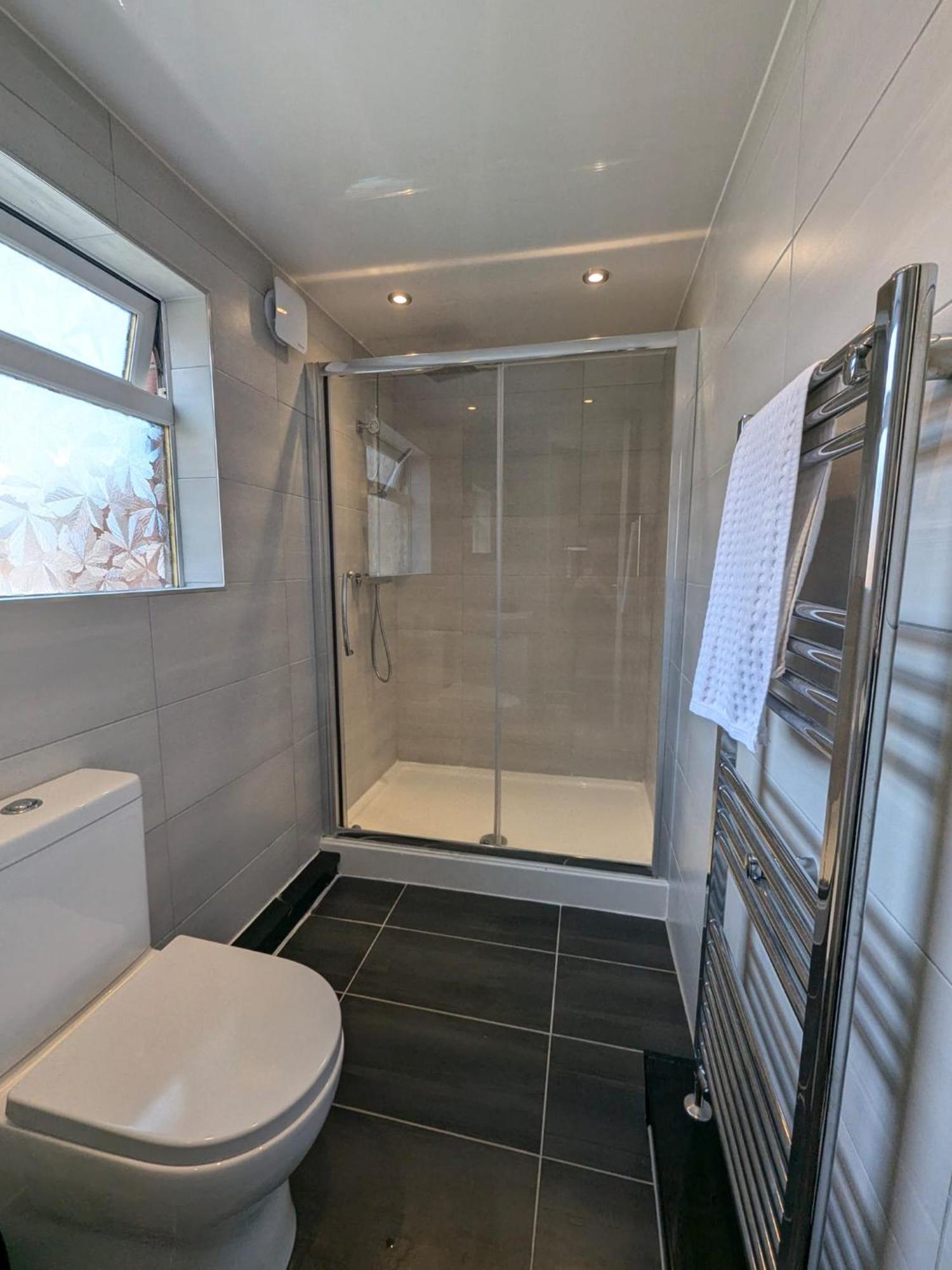 Modern And Homely 3 Bedroom For Bigger Groups * South Shields