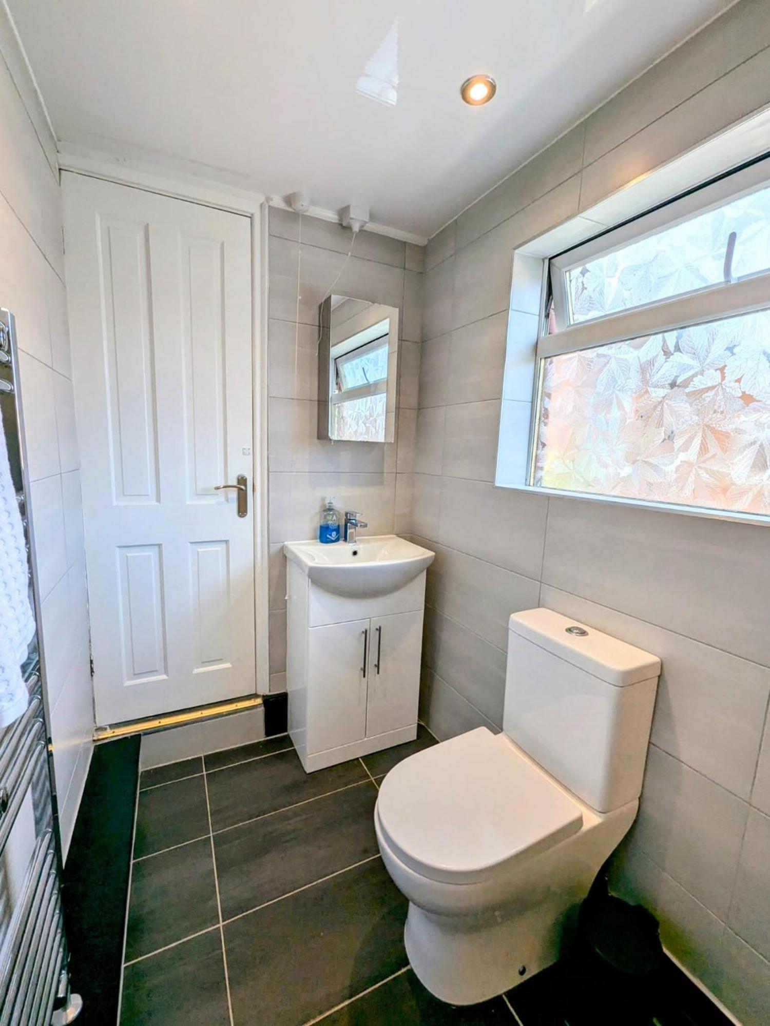 Modern And Homely 3 Bedroom For Bigger Groups